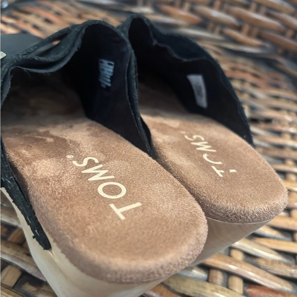 Tom's Elisa Wooden Heel Clog
Black and Cream Leather Mules with Buckle - Picture 6 of 9